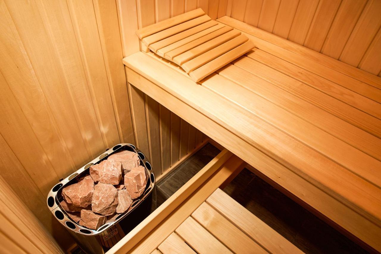 Sauna, Big Jacuzzi , Khreshchatyk Apartments Kyiv Exterior photo