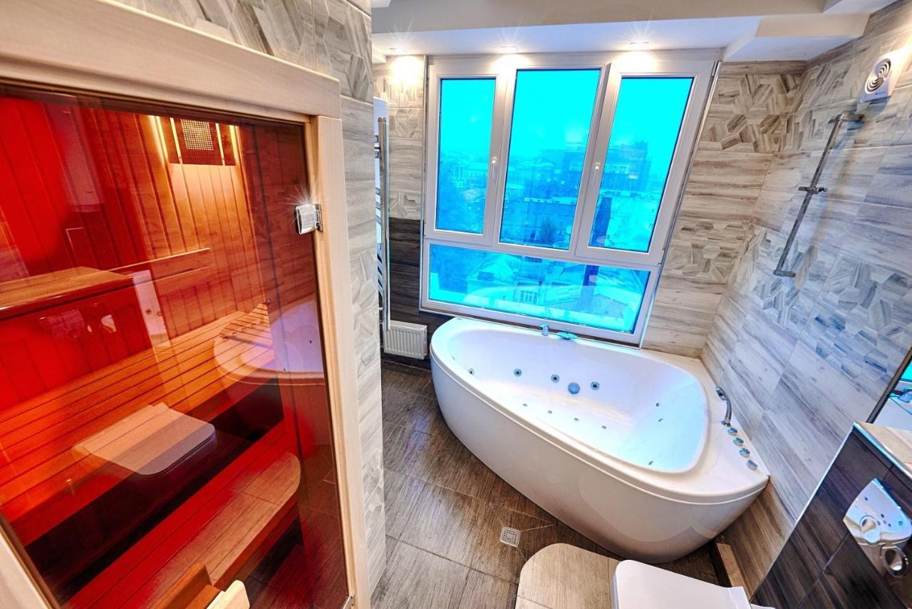 Sauna, Big Jacuzzi , Khreshchatyk Apartments Kyiv Exterior photo