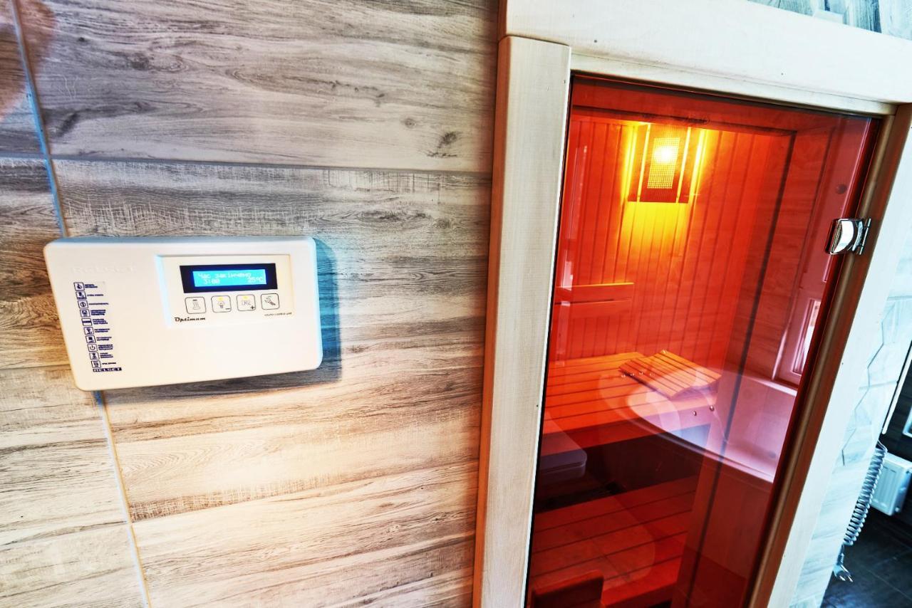 Sauna, Big Jacuzzi , Khreshchatyk Apartments Kyiv Exterior photo